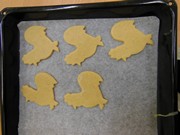 Pečení velikonočních perníčků